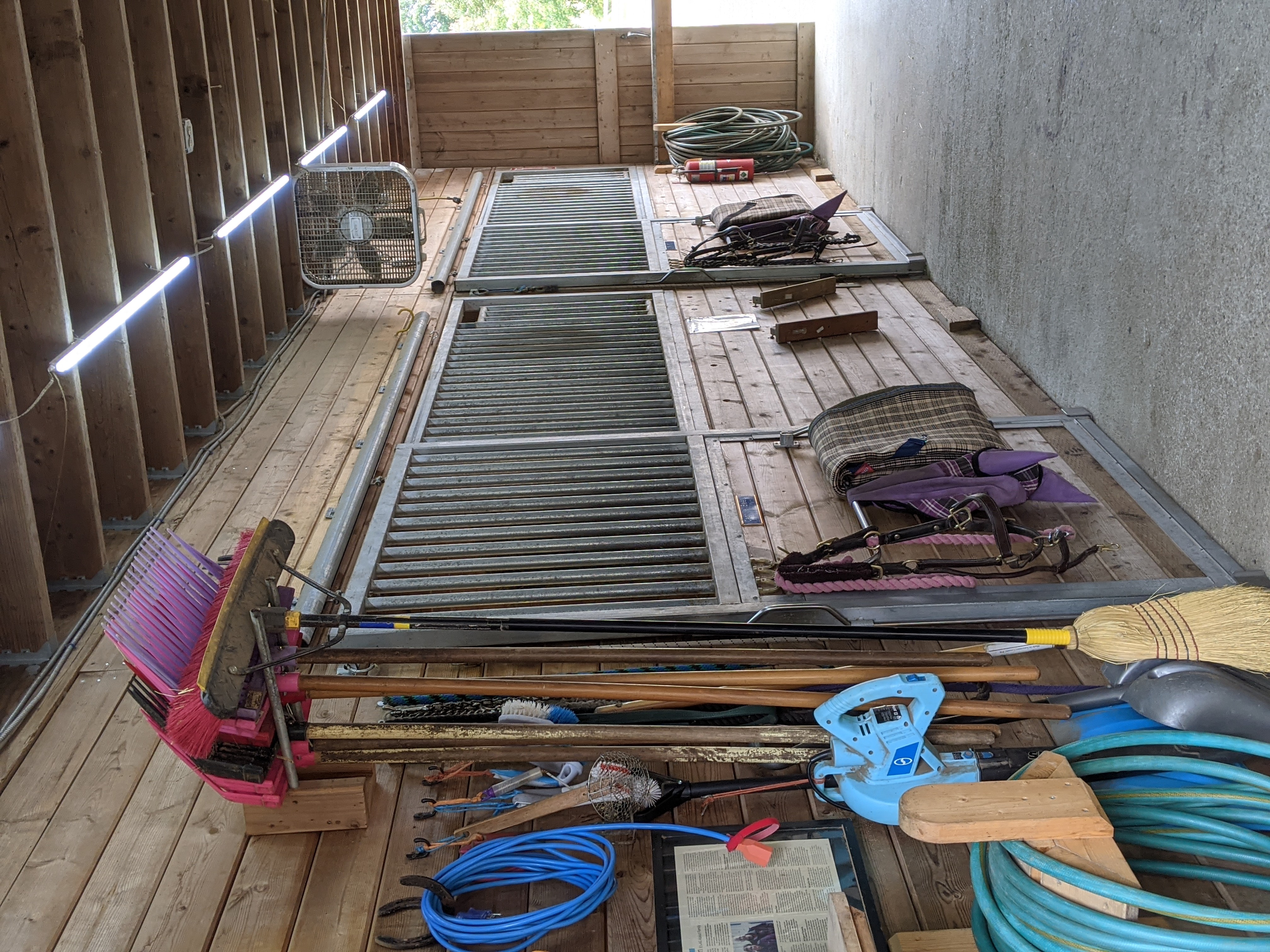 barn organization, barn aisle organization, neat barn aisle, tidy barn aisle, clean barn, barn hacks