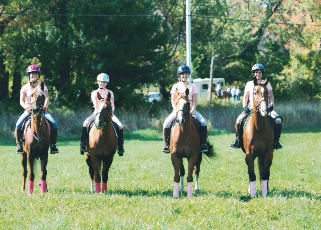 family trail ride, horses, mother's day gift, trail ride with mom